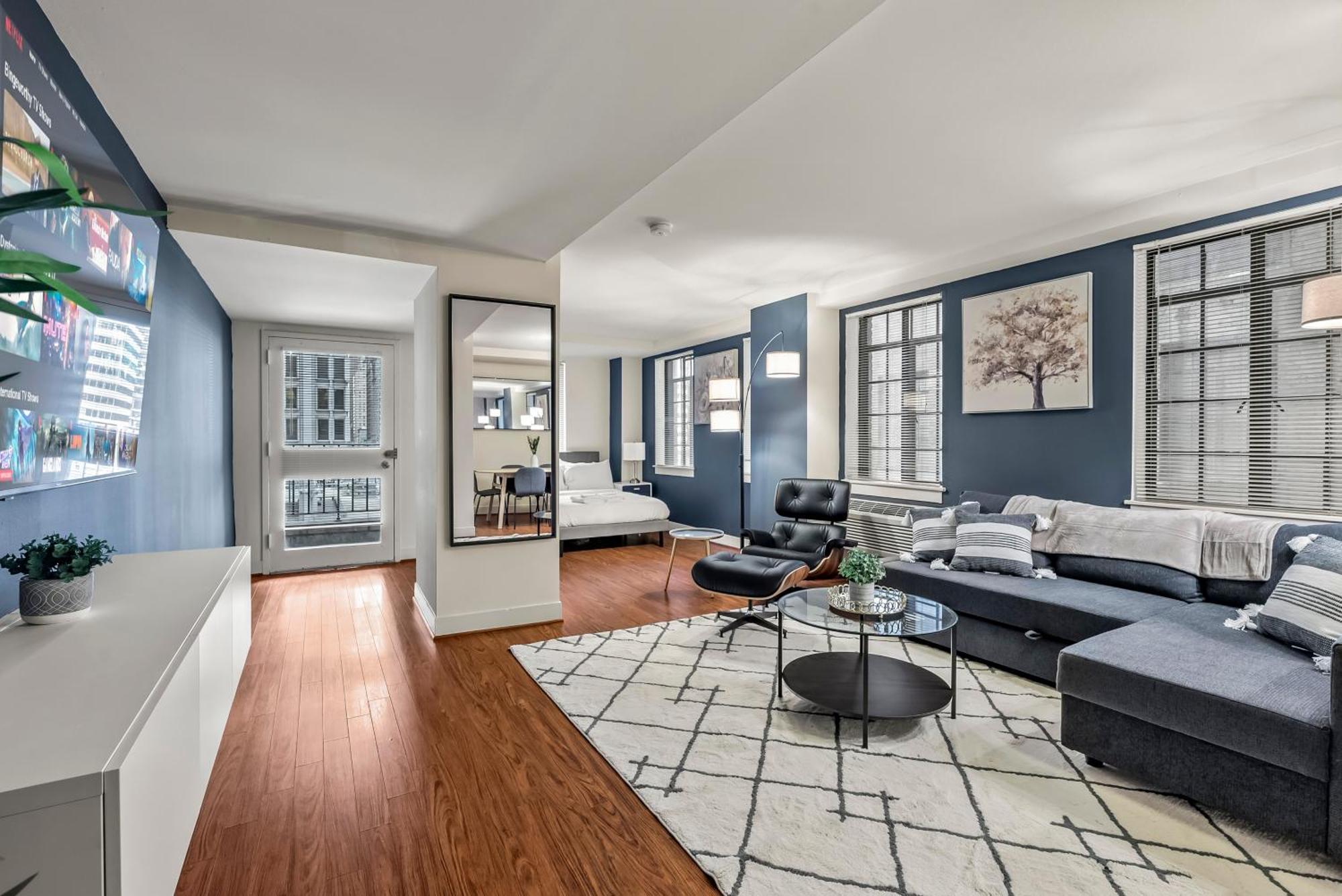 Apartment Apartmint At The Metropolitan -